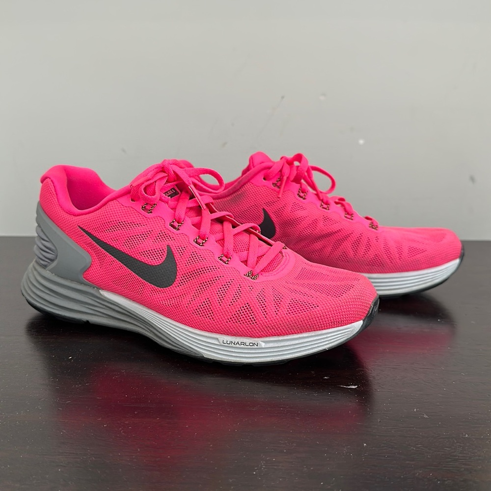 Nike neon pink stable ride running sneakers